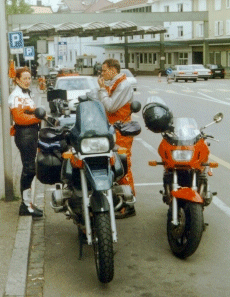 [Photo of Sascha and Michaela at the Swiss border in Konstanz]