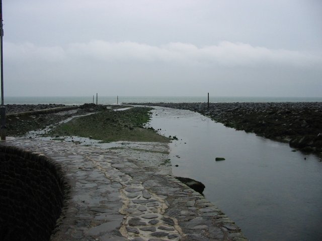 [Photo of the Lyn mouth]