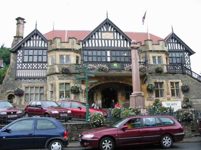 [Photo of the Town Hall]