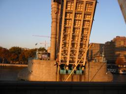 121-2117_IMG